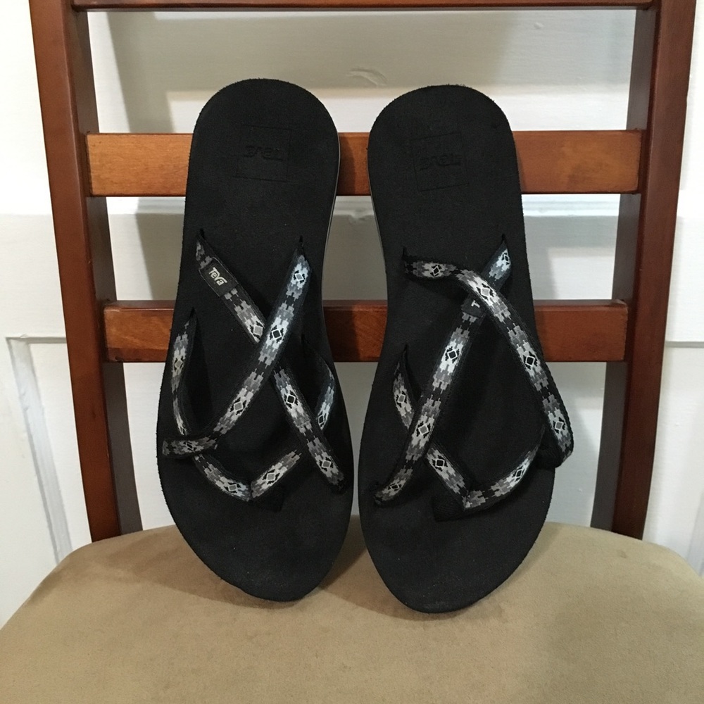 Teva Oloahu Flip Flops